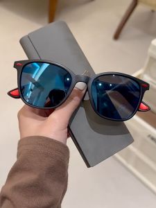 แว่นกันแดด แว่นตาโพลาไรซ์ กรอบเหลี่ยมเรโทร แฟชั่นบุคลิกภาพ ป้องกันรังสียูวี เหมาะสำหรับผู้ชายและผู้หญิง