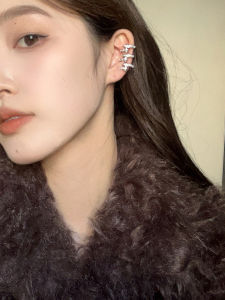 ต่างหูรูปเล็บประดับเพชรเซอร์โคเนียสุดหรูหราสำหรับผู้หญิง ต่างหูรูปกระดูกสันหลังสไตล์หวานและเท่ ต่างหูแฟชั่นใหม่