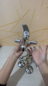 KRAN AIR KAMAR MANDI PANAS DINGIN PEMANAS AIR