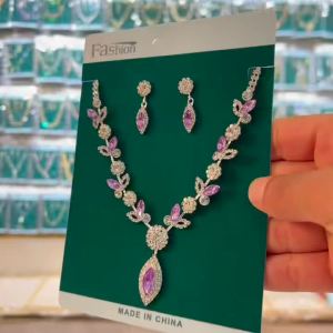 3 Luxurious and Elegant Flower Shaped Womens Necklaces for Dating Photography Travel and Versatile Mothers Day Gifts