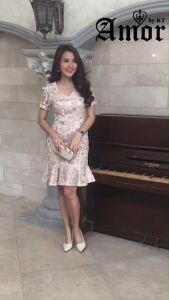 Ladystyle เดรสผู้หญิง ชุดออกงาน ชุดเดรส Korea Designed  เป็นผ้าปักเลื่อมและริบบิ้นลายดอกสวย มีไซส์สาวอวบ