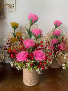 Chậu hoa hồng voan kim tuyến cao 40cm