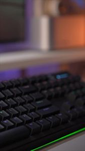 [Delivery in 72 Hours] Thunderobot K104s Mechanical Keyboard 104 Keys Wired Gaming Keyboard RGB Backlighting and Frony-Facing light Bar Hot-Swappable Precisely Tuned Stabilizers Red Switch/Blue Switch