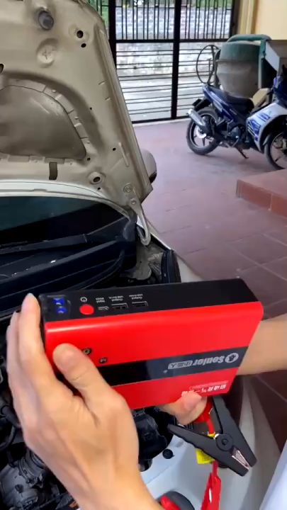 Bộ kích bình ắc quy ô tô xe máy đa năng với dòng điện 69800 mah và 89800mah kèm bơm, kích nổ xe cứu hộ khẩn cấp kiêm sạc dự phòng và đèn led trợ sáng ban đêm