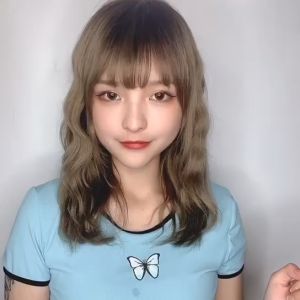 กระจกแต่งหน้า LED แบบชาร์จไฟได้ตั้งโต๊ะพร้อมกระจกแต่งหน้าในหอพักแบบมีแสงผู้หญิงแบบพกพาเติมแสงความงามกระจกเล็กสำหรับใช้ในบ้าน