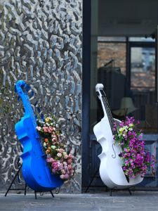 Modern Minimalist Violin Floor Decorative Piece Villa Balcony Decoration Garden Courtyard Outdoor Real Estate Grand Opening Gift