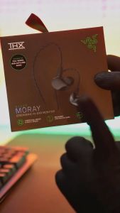 Tai nghe có dây nhét tai Razer Moray-Ergonomic In-ear Monitor for All-day Streaming_Mới hàng chính hãng