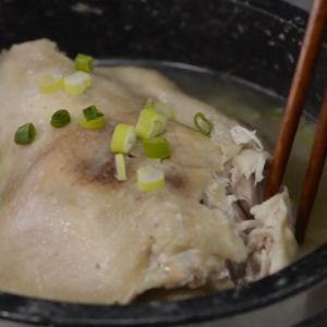 ไก่ตุ๋นโสมสำเร็จรูป 1 Kg [Sunbong GINSENG CHICKEN SOUP / 자연깃든 삼계탕 1Kg]