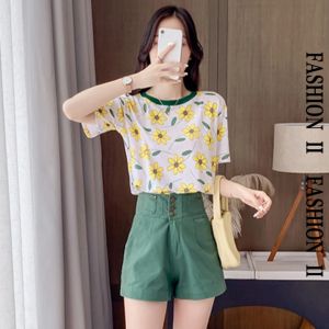 LHFriday เดอะเบส เสื้อยืดแฟชั่นพิมพ์ลายดอกไม้ งานผ้านิ่มๆสวมใส่สบายไม่ร้อนต้อนรับซัมเมอร์นี้แบบสวยฉ่ำ กันไปเลย มีไซซ์ และสีให้เลือกด้วยนะสาวๆ พร้อมส่งมากรีบมาตำ