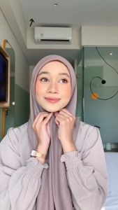 Kerudung polos /hijab segi empat paris premium / jilbab sekolah polos jahit tepi bisa COD