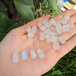 Q2189 Charm tỳ hưu đá Mặt Trăng Moonstone mini sẵn lỗ 1li dọc thân cho Kim và Thuỷ - Phong Thuỷ TUDO P