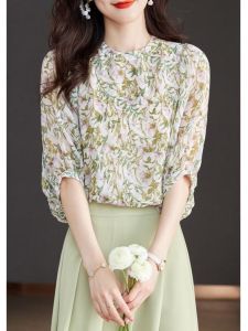 เสื้อเชิ้ตผ้าชีฟองแขนสั้นสำหรับผู้หญิงในช่วงฤดูร้อนปี 2025 ทรงเข้ารูป เสื้อผ้าทำงานสไตล์เกาหลี แขนยาว 5 ส่วน ทรงหลวม ลำลอง