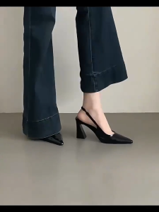 (สินค้าจริงเหมือนรูป) รองเท้าส้นสูงสีทึบ2.76 นิ้ว รองเท้าแตะผู้หญิงแฟชั่น หัวแหลมรองเท้าแตะใส่ทำงาน ฝีมือดี วัสดุเกรดดี ไซส์ 36-40