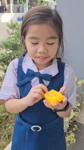 Mini Wipe ทิชชูเปียกพกพา ห่อเล็ก บรรจุ 8 แผ่น ไม่มีกลิ่น ไม่มีแอกอฮอล์