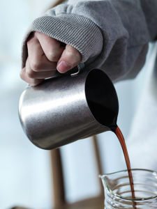 Retro Nostalgic Coffee Appliance Stainless Steel Frothing Pitcher Pointed Coffee Steam Pitcher Professional Milk Frothing Cup Milk Cylinder