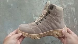 Sepatu Gunung Hiking Original Raigar Hiler Outdoor Mendaki Pria Wanita Kuat Anti Licin 39-44