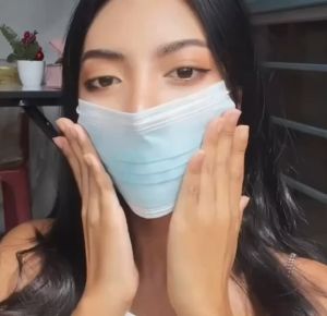 Chomnita ลิปชมนิต้า แพ็คเกจใหม่ มีให้เลือก 3 สี ของแท้พร้อมส่ง