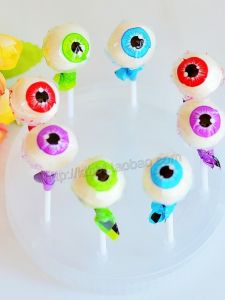 30 Pieces Halloween Candy Fruit Flavored Eye Popsicles Cute And Funny Hard Candy Snacks from Shijiazhuang in Hebei Province
