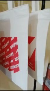 MEDWAY - Totebag Kekinian Bahan Blacu Grade A Penutup Resleting kode LMW 401