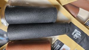 OGK ORIG BIKE HANDLE GRIP 22.2MM X110&82MM OGK JAPAN HIGH QUALITY ACTUAL PHOTO HIGHLY RECOMMENDED FAST SHIPPED PO TAYO
