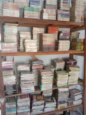 buku komik Jepang harga 2000n di kirim random