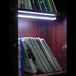 ไฟเซ็นเซอร์ ไฟกลางคืน โคมไฟ LED หลอดไฟ มีแม่เหล็ก ชาร์จUSB