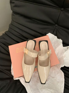 รองเท้าแตะส้นเตี้ยแบบสวมครึ่งนิ้วสไตล์ย้อนยุคสำหรับผู้หญิง รองเท้าแตะแบบสวมครึ่งนิ้วสไตล์เกาหลีสำหรับกลางแจ้งในช่วงฤดูร้อนปี 2025 รองเท้า Mary Janes ขนาดเล็ก