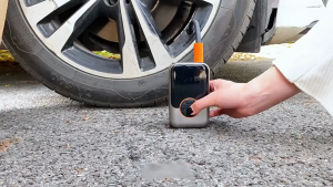 Bơm Lốp Ô Tô Cầm Tay SUITU ST-221 Màn Hình Thông Minh - Tự Động Ngắt Sạc Type-C Đa Năng Cao Cấp