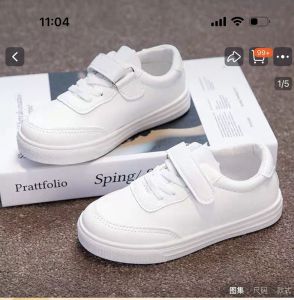 รองเท้ากีฬาผ้าตาข่ายระบายอากาศสำหรับเด็กชายและเด็กหญิง รองเท้าลำลองสำหรับเด็กอนุบาล ส้นแบน พื้นรองเท้า EVA รองเท้าเด็ก รองเท้าผ้าใบสีขาว