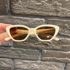 Kính Râm Trẻ Em Kính Mắt Gọng Nhỏ Mắt Mèo Cá Tính Kính Râm Đẹp Trai Bé Trai Sành Điệu Phong Cách Hàn Quốc Kính Mắt Chụp Ảnh Cổ Điển Cho Bé Gái