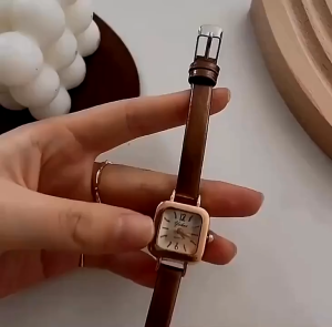 Square Ladies Watch Small Sugar Cube Art Thin Strap Watch Small Dial Quartz Watch