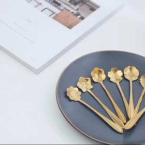 MallMainan-C766 Sendok Korea Teh Kopi Kecil Stainless Steel Motif Love Elegant Warna Gold / Sendok Bunga Emas Spoon Dessert Import