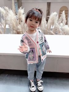 WANDER เสื้อกันหนาวเด็กผู้หญิง เสื้อคลุมเด็ก ญคาร์ดิแกนลายสตรอเบอร์รีน่ารัก เสื้อแจ็คเก็ตสไตล์สาวผ้าเทียบกันได้ 23721