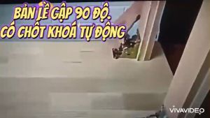 1 CÁI. BẢN LỀ GẤP. 90 ĐỘ. CÓ CHỐT KHÓA TỰ ĐỘNG CHUYÊN DÙNG CHO BÀN GHẾ XẾP GỌN. TH1179