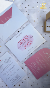 KA-10 Thiệp cưới ngang 17.6x12.6cm chất liệu giấy Ánh Kim Thơm tông màu hồng - Khải An