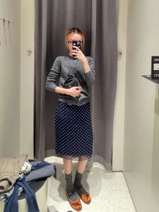 กระโปรงทรงเอพิมพ์ลายจุดสไตล์อเมริกันย้อนยุคสำหรับผู้หญิง ฤดูใบไม้ผลิและฤดูใบไม้ร่วง เวอร์ชั่นใหม่ INS กระโปรงทรงเอที่เข้ากันได้หลากหลาย