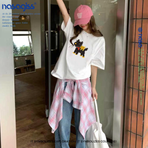 T-Shirt Wanita Lengan Pendek Ukuran Besar Longgar  Motif Anjing Kartun Lucu  Katun Tipis Bernapas Premium  Desain Streetwear Korea Jepang Slim Fit Gaya Minimalis  Tren Musim Panas 2025  Manis dan imut  Modis  Serbaguna  Kerah bulat  Tops Slip - on