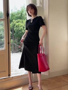 MIUCO | Đầm A-line Cổ Tim Giọt Nước Tay Ngắn Nút Ngọc Trai