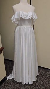 Slinky Boho A-Line Off The Shoulder Open Back Sleeveless Strapless Exposed Shoulders Wedding Dress Bridal Gown Simple Minimalist
