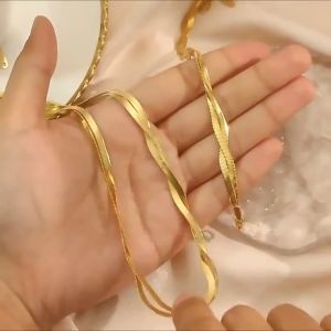 (2 Sets)24K Saudi Gold Pawnable Necklace for Women Original European and American Simple Geometric Cross Chain Clavicle Chain Love Single Layer Niche Design Necklace Buy 1 Take 1 Hypoallergenic Bracelet Women