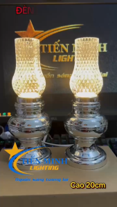 Giá cặp - Đèn dầu thánh giá công giáo 23cm sáng vàng dùng điện 220V thiết kế hiện đại