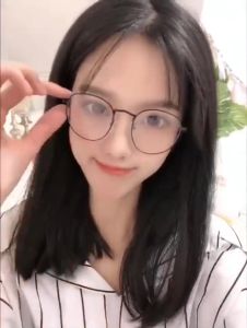 2024 Anti-blue Fairy Appearance Glasses: Ultra-thin & Stylish Women's Large Frame Horizontal Frames