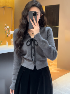 Áo Len Cardigan Cổ Chữ V Màu Xám Có Nơ Bướm Ngắn Cho Nữ Áo Len Dệt Kim Thường Ngày Thời Trang Thu Đông 2025 Áo Khoác Ngoài