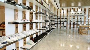 มือใหม่ เทรนด์ฤดูร้อน การระบายอากาศ รองเท้าผ้าใบแฟชั่นย้อนยุค วิ่งแบบสบาย ๆ  รองเท้าแฟชั่น หนังตาข่ายหนัง รองเท้าผ้าใบสีเทาสีขาว