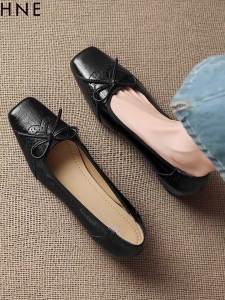 Daphne | Womens Black Autumn Winter Heeled Ballet Flats for Commuting