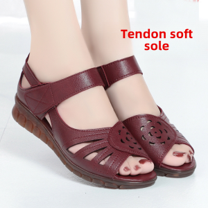 Leather Sandals for Middle-Aged And Elderly Women Flat Bottom Anti-Slip Mom Shoes with Heel Grandmother Womens Shoes Soft Sole