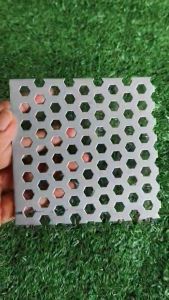 ตะแกรงรังผึ้งสแตนเลส หกเหลี่ยม  รู 8 มิล ขนาด 10x10 เซนติเมตร หนา 0.6 มิล สแตนเลส304 นำไปDIY อุปกรณ์ งานช่างต่างๆ หรือชิ้นส่วนท่อไอเสียมอเตอร์ไซค์