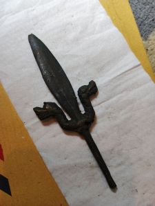 Koleksi naga kembar bahan kuningan