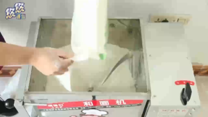 Máy trộn bột ngang đảo nguyên liệu trộn bột đảo thịt trộn bánh tráng nem chua thính thịt nguội