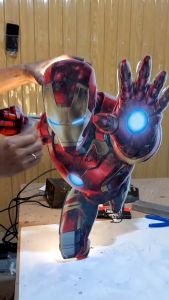 Tranh siêu anh hùng tráng gương gắn đèn LED chiếu sáng kết nối điện siêu bền đẹp thay thế đèn ngủ bóng đẹp